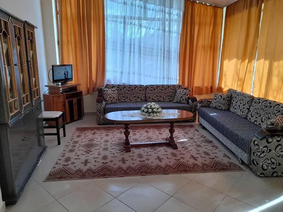Holidayhome With 100% Bio Food Maliq